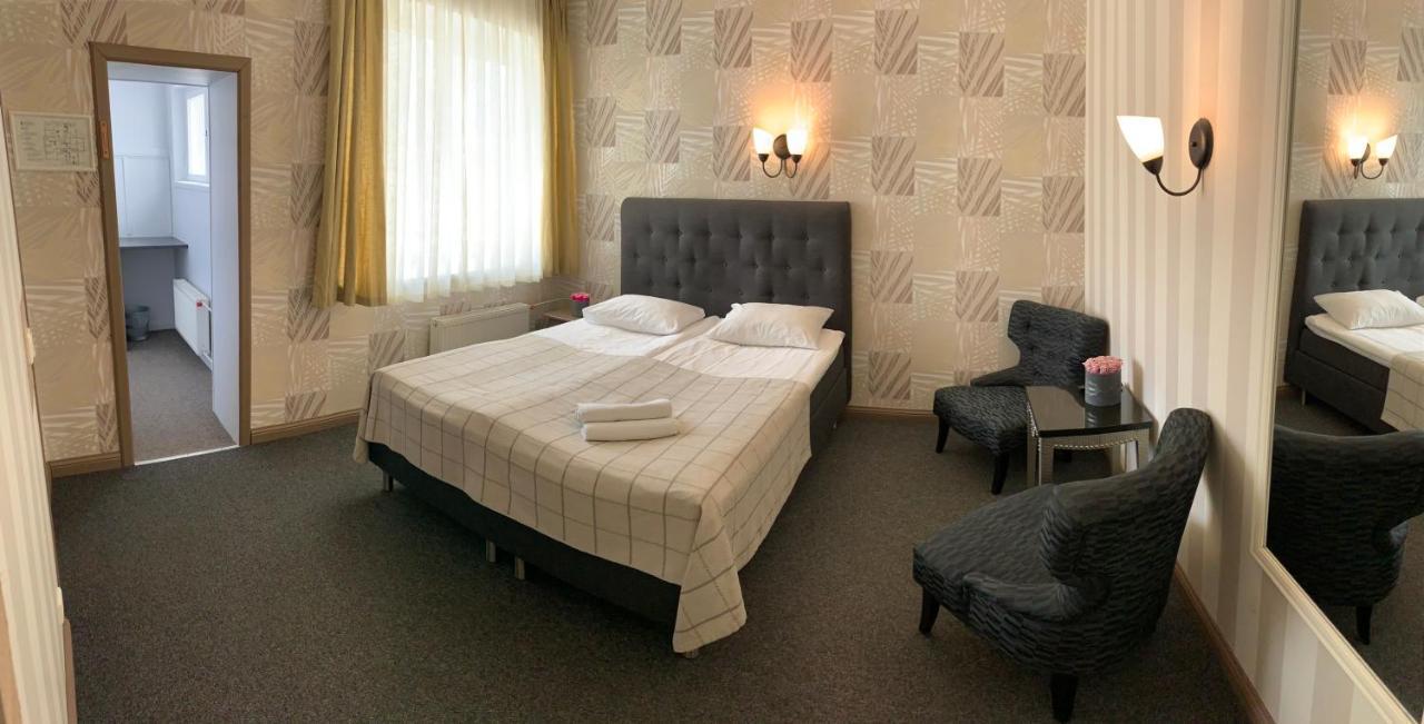 Sadama Street Villa Pärnu Buitenkant foto